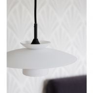 LIDHULT Kleine dnische Pendellampe Kleine Pendellampe mit weien Glas-Schirmen.