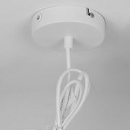 JEP Kleine Pendellampe mit weiem Metallschirm Schlichter Deckenbaldachin aus Metall mit seitlichem Auslass.