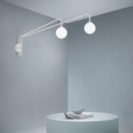 SAN BABILA Wandlampe mit zwei langen Auslegern 2-armige Ausleger-Wandleuchte in Wei.