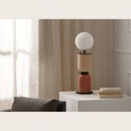 COPO Moderne Tischleuchte Die Tischlampe hier mit Glasschirm.