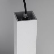 EASY SYSTEM 3-flammiges Pendel in Lichtgrau Detail der Struktur in der Farbe Lichtgrau.