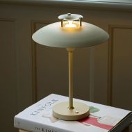 MUUV Akku Tischleuchte Wohliches Licht mit der kabellosen Tischleuchte.