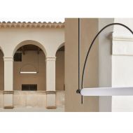 ARC Design-Hngeleuchte mit LED Leucht-Rhre Ausfhrung der Rhren-Leuchte in Schwarz.