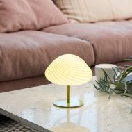 MINI Kleine Tischleuchte farbig Kleine Tischlampe in hellem Grn.