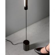 ACROBAT Vertikale Design-Hngeleuchte Sensor Dimming - bequemes Dimmen mit dem Fu.