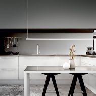 YONNO Lange minimalistische LED Hngeleuchte Minimalistische Beleuchtung in der Kche.