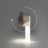 CUBIS Tischlampe mit schwenkbarer LED Lichtquelle Schwenkbarer Lampenschirm zur Lichtausrichtung.