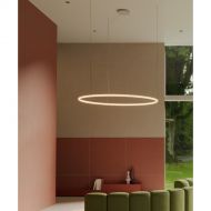 Gro�e wei�e Ring-H�ngeleuchte mit 93 cm Durchmesser Gro�e Ring-H�ngeleuchte in modernem Design.