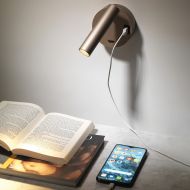 BETO Spot-Wandleuchte mit Schalter und USB Spot-Wandleuchte zum Lesen, mit USB Anschluss.
