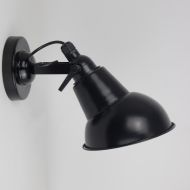 STUDIO Wandleuchte aus Metall mit Gelenk Klassische Wandleuchte mit praktischem Gelenk.