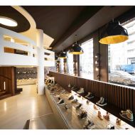 APOLLO XXL Design-Hngeleuchte Dekorative Lsung fr ein Ladengeschft.