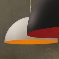 MEZZA LUNA Sehr groe Hngeleuchte in schwarz Die Hngeleuchte ist auch in der Farbe wei erhltlich.