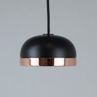 MOLLY Italian LED pendant light Minimalistisches LED Lampenpendel. Hier Schwarz und Kupfer.