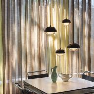 MUSE Kleine Pendelleuchte Schwarz u. Glas Die Pendelleuchte als 4-flammige Kaskade.