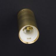 TUBE Deckenspot oder Wandstrahler aus Messing Schlichte Lampenhalterung aus massivem Messing.