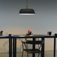 BORDERLINE Design Hngeleuchte in Schwarz oder Wei Angenehmes Tischlicht.