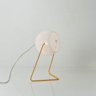 TRAMA T ONE Tischleuchte Kollektion TRAME Stahlfu in gelb.