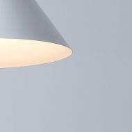 FUNNEL Design Pendelleuchte in Schwarz oder Wei Dnnes Stahlblech sorgt fr elegante Wirkung.