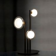 NABILA Italienische Tischleuchte 3-flammig Italienische Wohnzimmer-Tischleuchte mit hochwertigem Kugelglas.