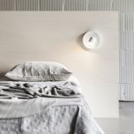 CONCIERGE bedside lamp adjustable for indirect wall lighting Angenehme Spotbeleuchtung fr den Nachttisch.