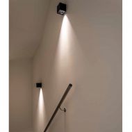 BRIX IN Square LED wall light - 1-light Kleine, helle Wandleuchte fr das Teppenhaus.
