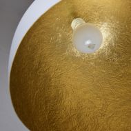 H2O hemispherical pendant light with golden interior Leuchtend goldene Innenfarbe der Pendelleuchte.