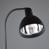 RABBIT Hhenverstellbare Stehleuchte mit beweglichem Schirm Alu-Reflektor in der Innenseite des Lampenschirms.