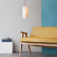 CANDLE 1 Design Pendelleuchte zylindrisch Hier der Lampenschirm in neutral, beleuchtet.