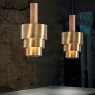 REFLECTIONS pendant light with two brass or pewter cylinders in Danish style REFLECTIONS XS Leuchten in Reihe gehngt.