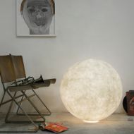 FLOOR MOON Design Bodenstehleuchte kugelform Besondere Lichtatmosphre durch das marmorartige Material.