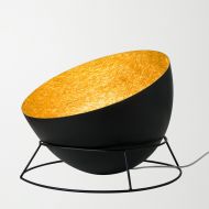 H2O F Halbkugelfrmige Bodenstehleuchte schwarz Groe Bodenstehleuchte mit goldener Innenfarbe.