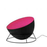 H2O F Halbkugelfrmige Bodenstehleuchte schwarz Lampenschirm Innenseite in pink.