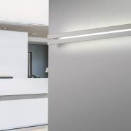 SESAMO Lange Wandleuchte mit verstellbarer Blende Schmale, lange Wandleuchte in 70, 100, 130 oder 160 cm Lnge.