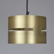 LUZ OCULTA METAL Zylindrische Pendelleuchte aus Messing oder Bronze Die Messing-Pendelleuchte mit 22 cm Durchmesser.