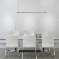 FINO Lange LED Hngeleuchte Fast schwebend wirkt die lange LED Hngeleuchte.