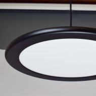 BILANCELLA Flache, runde LED Hngeleuchte Der flache LED Schirm mit homogener Licht-Scheibe.