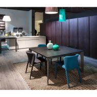 DRESS S Pendelleuchte mit Satin-Schirm Arrangement der DRESS S und CONO Pendelleuchte.