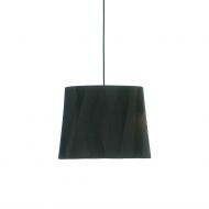 DRESS S Pendelleuchte mit Satin-Schirm Die kleine, schwarze Variante der Pendelleuchte DRESS.