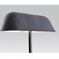 BUTTERFLY Elegant desk lamp with elongated metal shade Matt Schwarzer Schirm mit Haltung in Schwarzchrom.