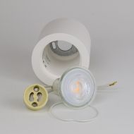 HUG TOP Deckenspot aus keramischen Material Innenleben des Spots mit Gu10 Fassung (Leuchtmittel nicht im Lieferumfang).