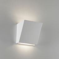 VES ceramic wall light Schlichte, abgeschrgte Wandleuchte aus Gipsvariante mit Lichtschlitz unten.