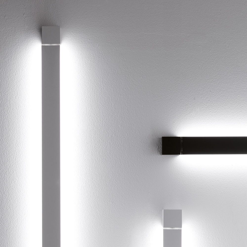 PIVOT Lange LED Wand oder Deckenleuchte