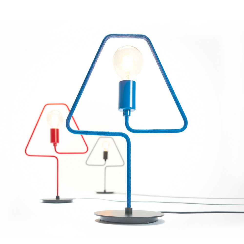 Minimalistische Tischlampe aus Messing oder Textil in Rot, Blau, Gelb | Tischlampen