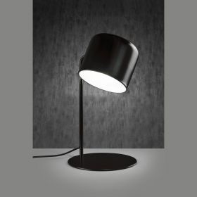 TARRO floor lamp made of metal with swivel shade Drehbarer Schirm am Beispiel der Tischleuchte.