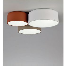 TARRO ceiling light with three different sized round metal shades Groe Deckenleuchte in Wei, Sand u. Terracotta.