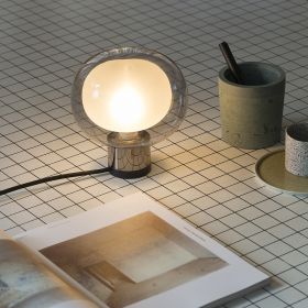 NABILA Kleine Design-Tischleuchte Besonder Glas-Tischleuchte mit Schwarzchrom Fu.