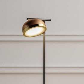 MOLLY Exklusive Design-Stehleuchte Ungewhnliche Kombination von Kupfer und Messing.