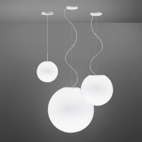 LUNAR Pendelleuchte mit rundem, weiem Glas Pendel mit klassischer Opalkugel in sechs Gren.