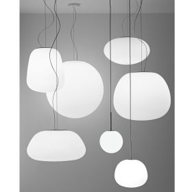 LUNAR Pendelleuchte mit rundem, weiem Glas Weitere Formen des Lampenglases aus italienischer Manufaktur.