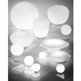 MAIOLE Italian wall light with opal glass Beeindruckende Leuchten Serie aus italienischer Manufaktur.